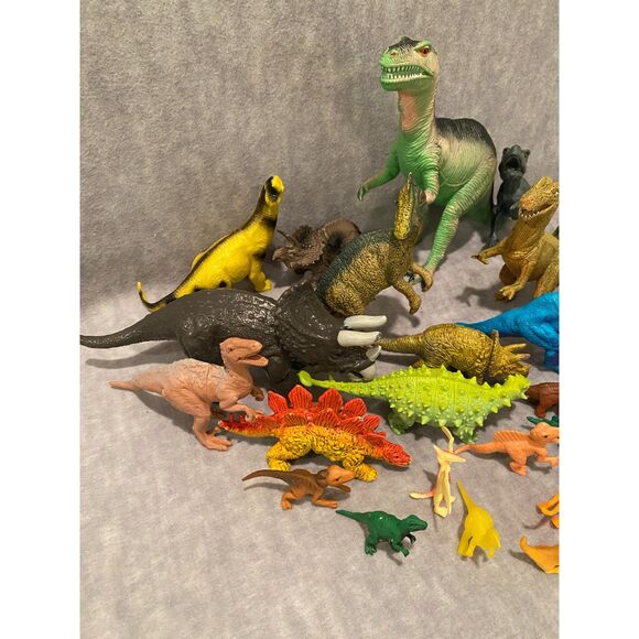 Large‎ Miscellaneous Lot of Dinosaurs Small Medium Large - Over 2 lbs. - Picture 6 of 10